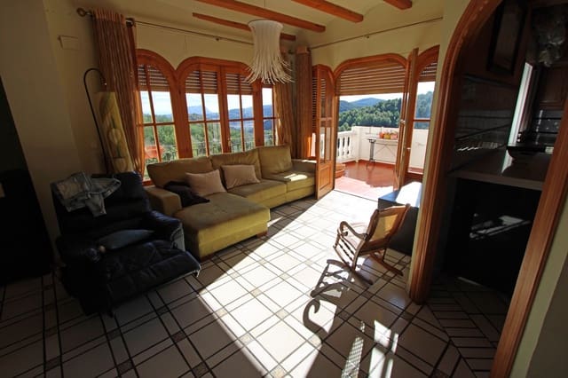7 bedroom Townhouse for sale in Vall de Laguart - € 300,000 (Ref: 8661028)