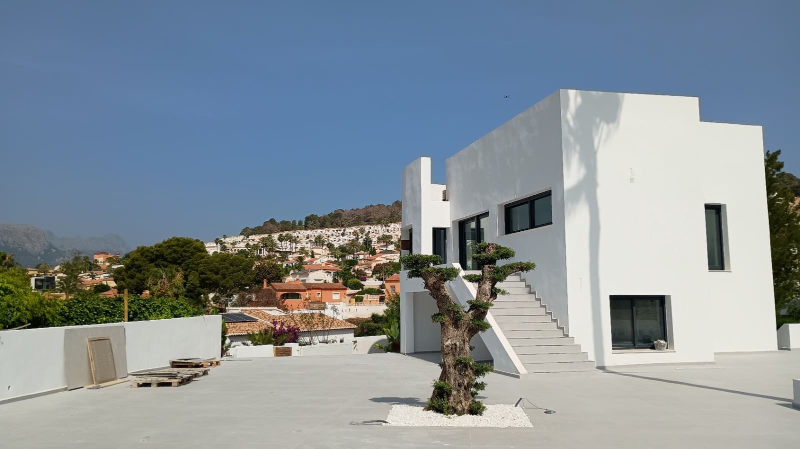 5 bedroom Villa for sale in Calpe / Calp with pool - € 1,290,000 (Ref: 8661034)