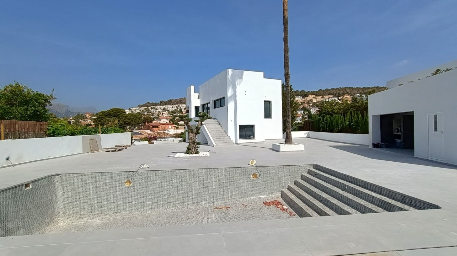 5 bedroom Villa for sale in Calpe / Calp with pool - € 1,290,000 (Ref: 8661034)