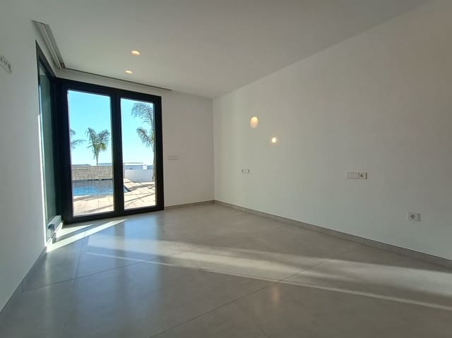 3 bedroom Villa for sale in Moraira, Teulada-Moraira with pool - € 2,250,000 (Ref: 8661068)