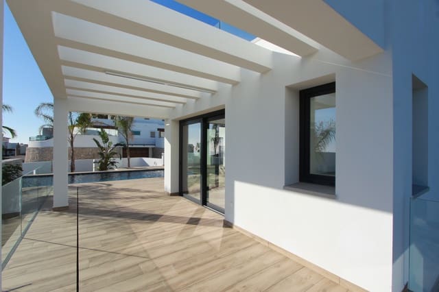 3 bedroom Villa for sale in Moraira, Teulada-Moraira with pool - € 2,250,000 (Ref: 8661068)