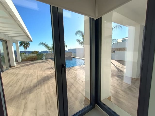 3 bedroom Villa for sale in Moraira, Teulada-Moraira with pool - € 2,250,000 (Ref: 8661068)