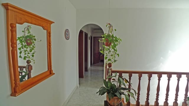 4 sypialnia Willa na sprzedaż w Beniarbeig z basenem garażem - 495 000 € (Ref: 8661074)