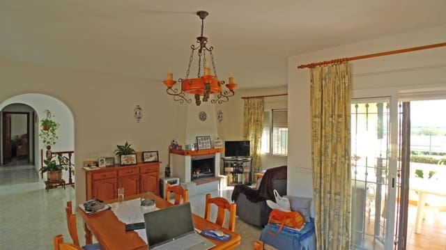 4 sypialnia Willa na sprzedaż w Beniarbeig z basenem garażem - 495 000 € (Ref: 8661074)