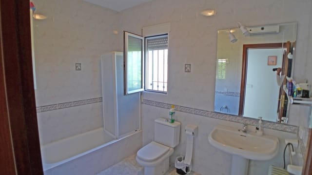 4 sypialnia Willa na sprzedaż w Beniarbeig z basenem garażem - 495 000 € (Ref: 8661074)