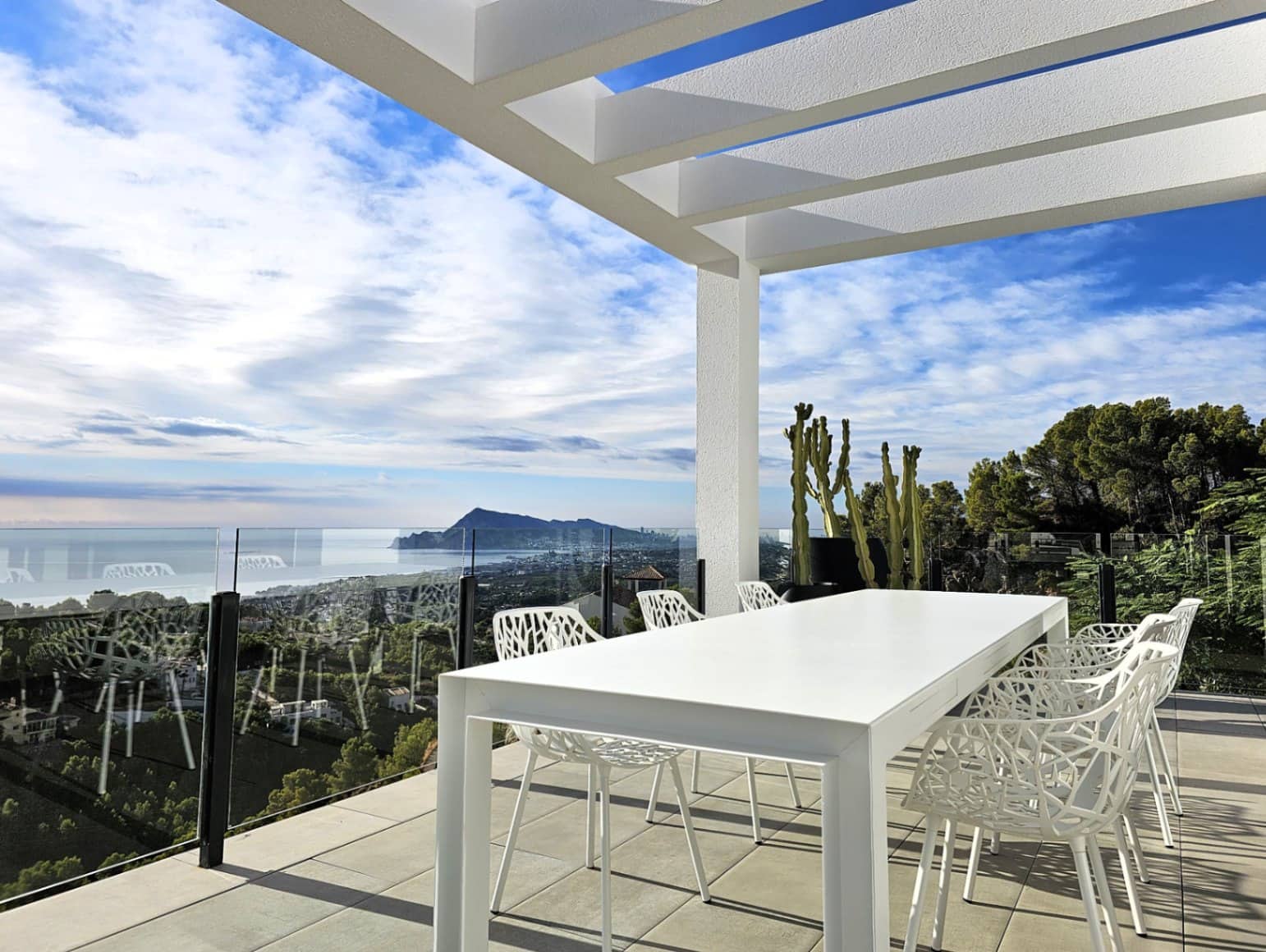 3 bedroom Villa for sale in Altea with pool - € 1,445,000 (Ref: 8661083)