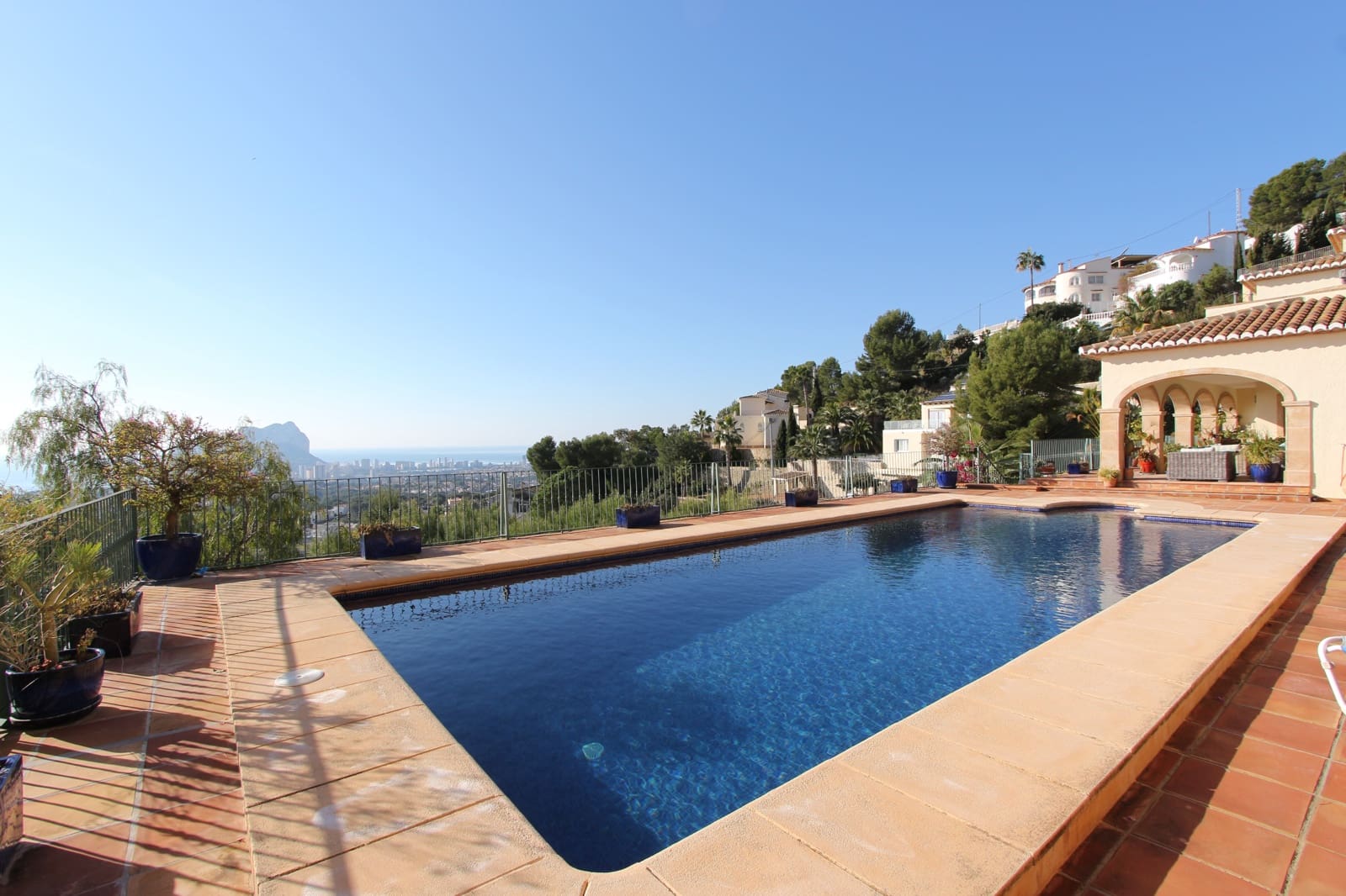 5 soveværelse Villa til salg i Benissa med swimmingpool - € 2.200.000 (Ref: 8661101)