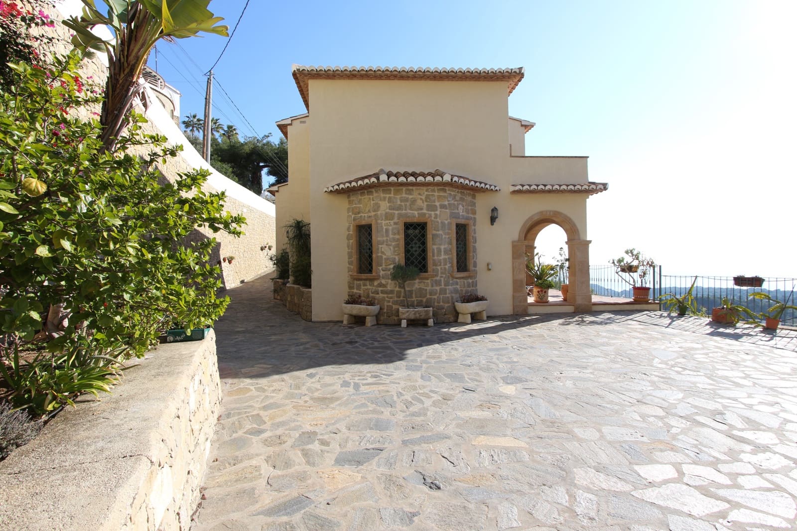 5 soveværelse Villa til salg i Benissa med swimmingpool - € 2.200.000 (Ref: 8661101)