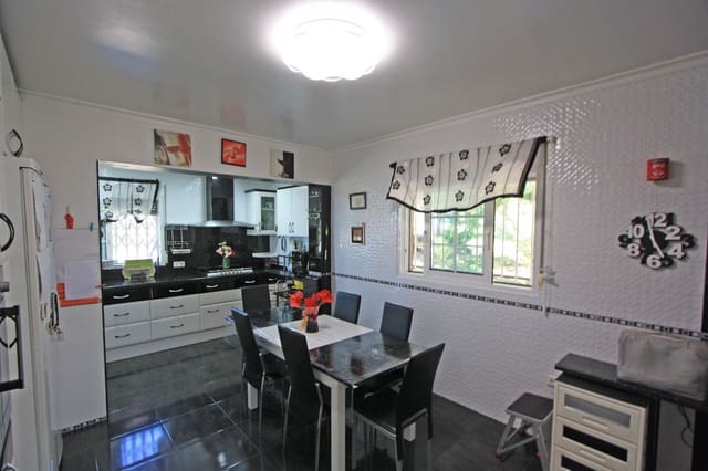 4 soveværelse Villa til salg i Els Poblets med swimmingpool garage - € 850.000 (Ref: 8661107)