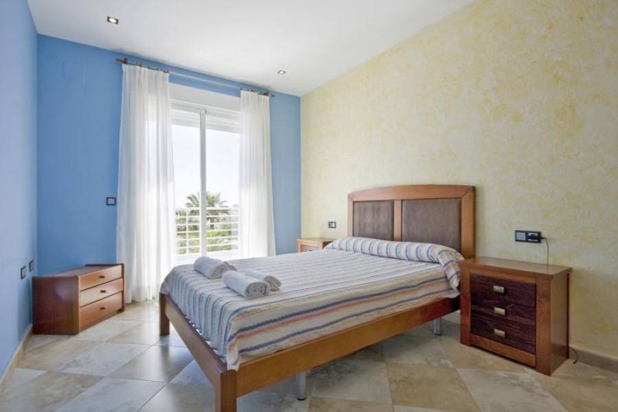 4 chambre Villa/Maison à vendre à Calpe / Calp avec piscine - 680 000 € (Ref: 8661140)