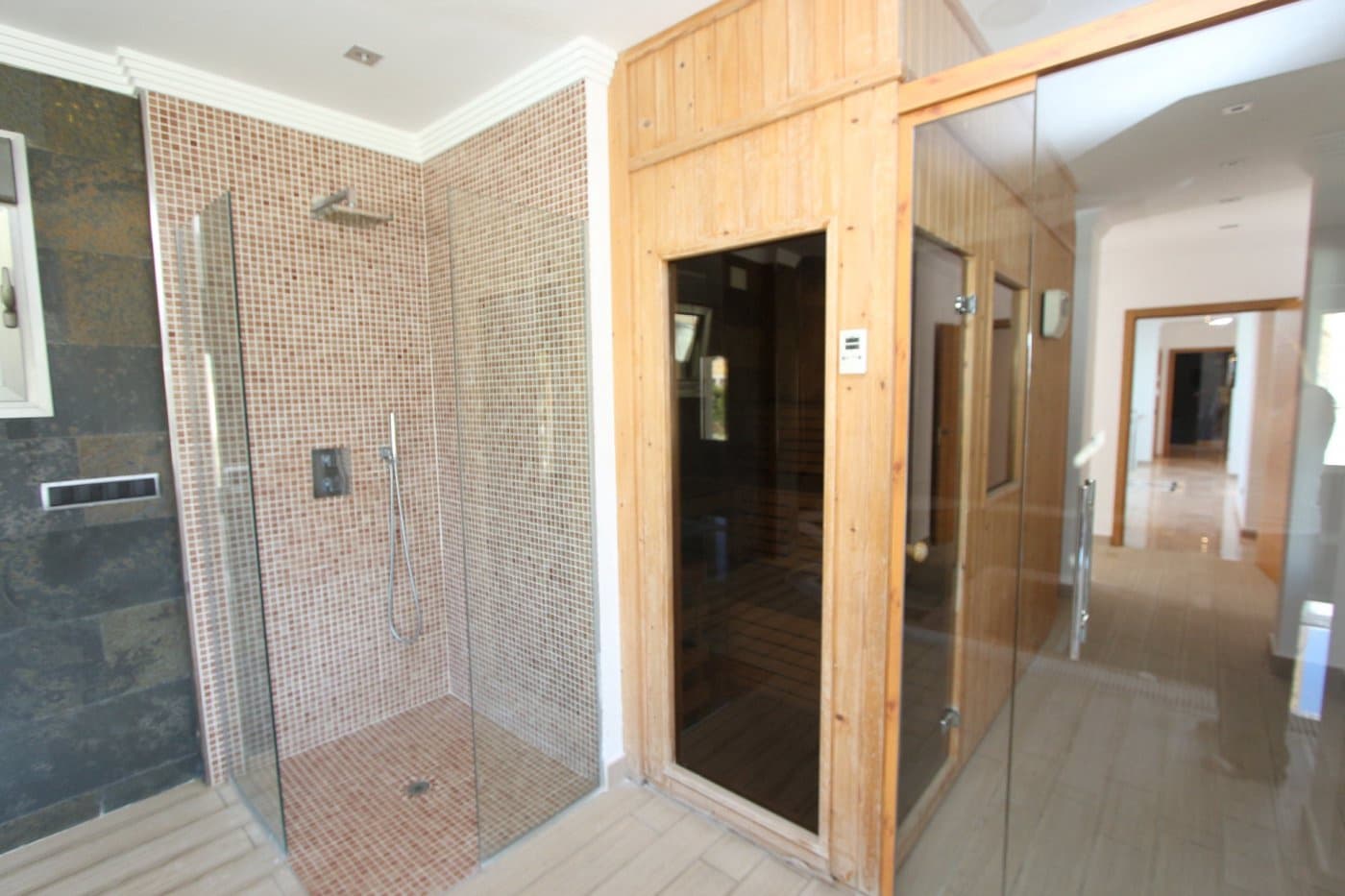 6 bedroom Villa for sale in Benissa with pool - € 1,999,999 (Ref: 8661145)