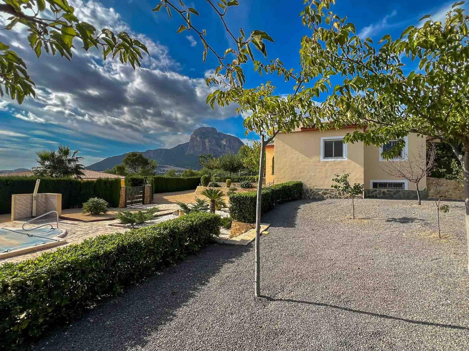 4 makuuhuone Huvila myytävänä paikassa Polop mukana uima-altaan - 695 000 € (Ref: 8688567)