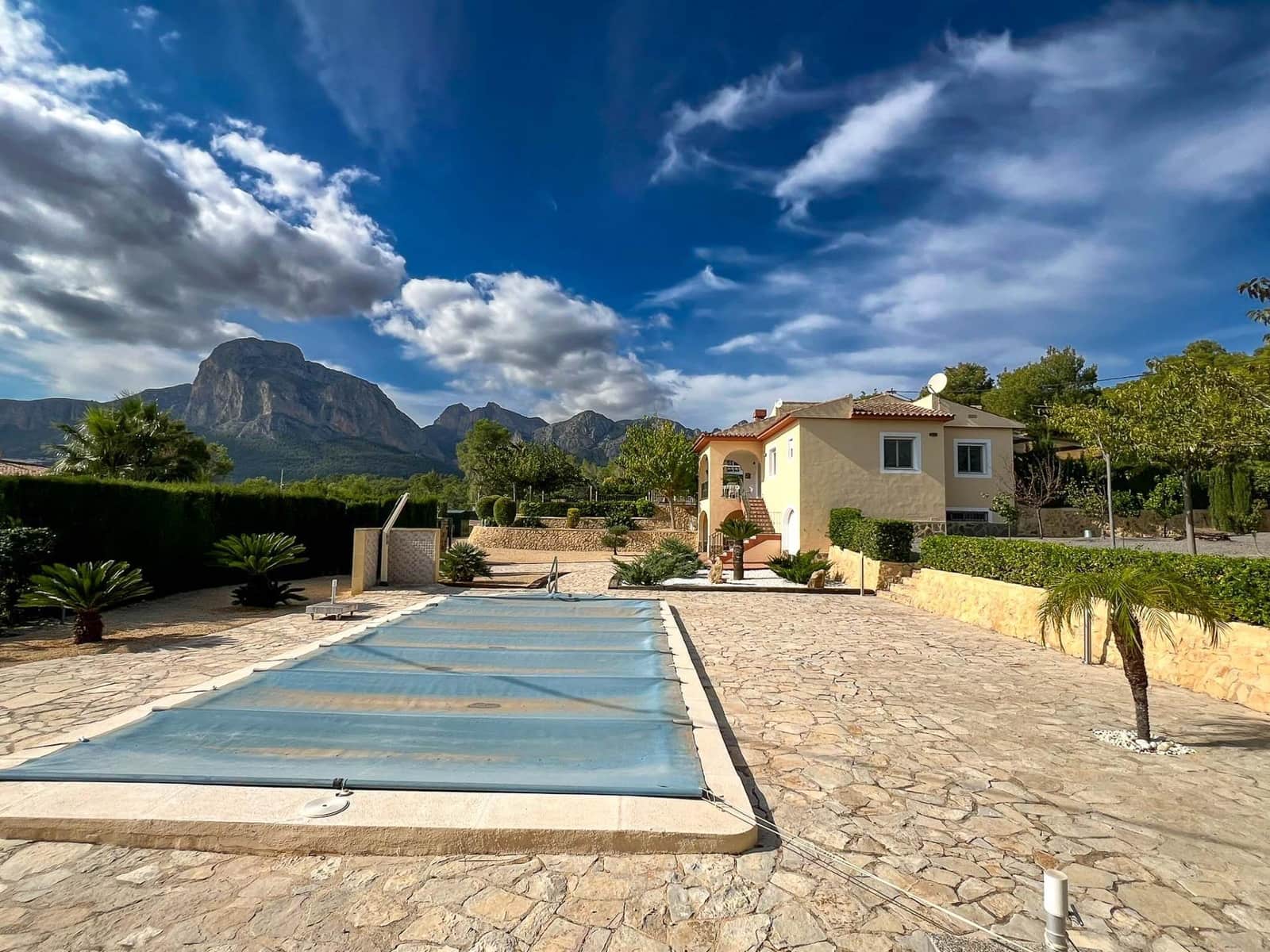 4 makuuhuone Huvila myytävänä paikassa Polop mukana uima-altaan - 695 000 € (Ref: 8688567)