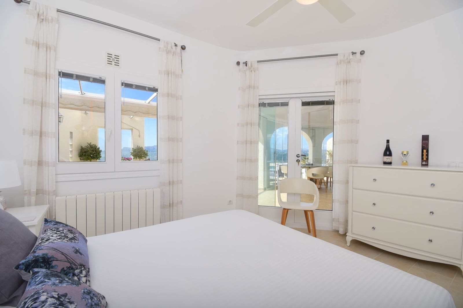 5 sypialnia Willa na sprzedaż w Cumbre del Sol z basenem garażem - 1 195 000 € (Ref: 8718320)