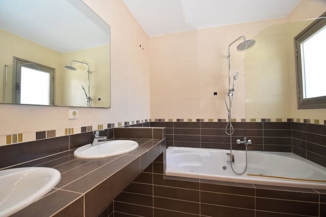 Chalet de 4 habitaciones en Altea la Vella, Altea en venta con piscina garaje - 850.000 € (Ref: 8774504)