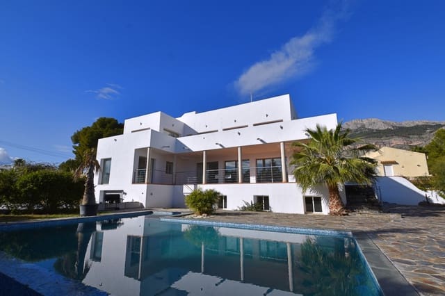Chalet de 4 habitaciones en Altea la Vella, Altea en venta con piscina garaje - 850.000 € (Ref: 8774504)