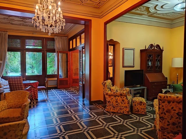 7 bedroom Townhouse for sale in Pedreguer with pool - € 469,950 (Ref: 8880750)