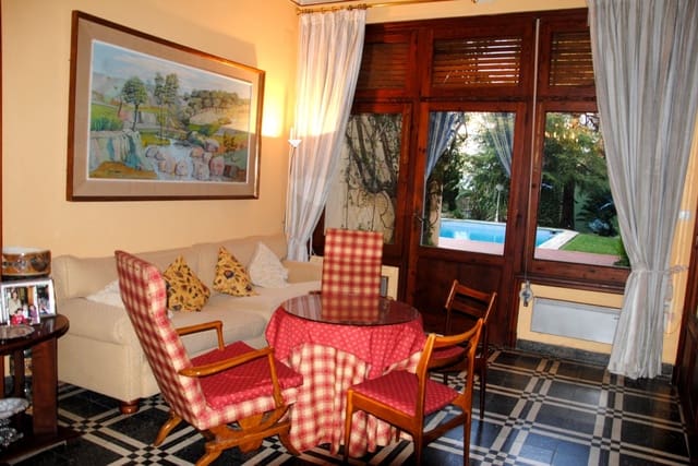 7 bedroom Townhouse for sale in Pedreguer with pool - € 469,950 (Ref: 8880750)