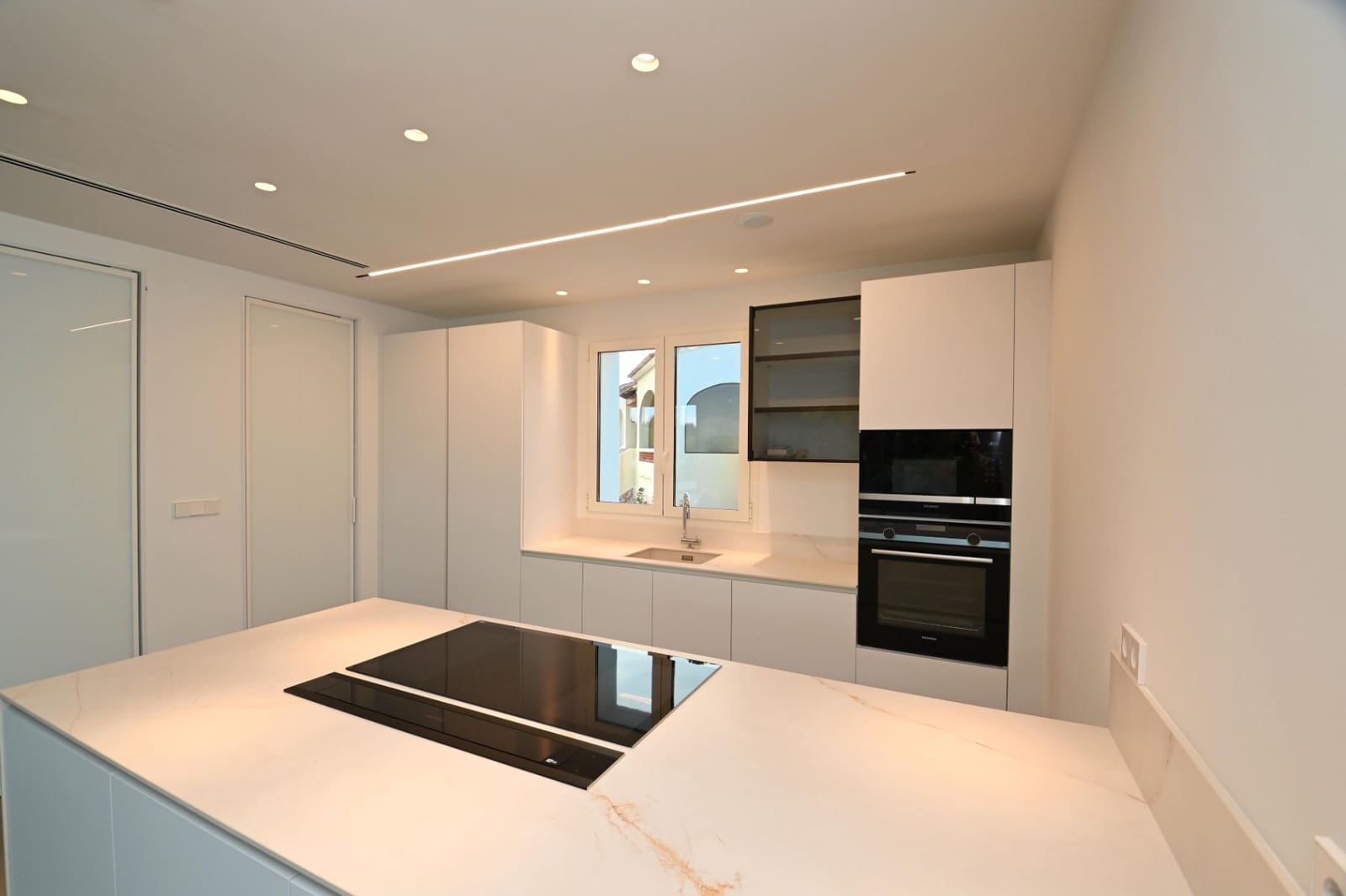 3 slaapkamer Villa te koop in Moraira met zwembad garage - € 2.400.000 (Ref: 8920165)