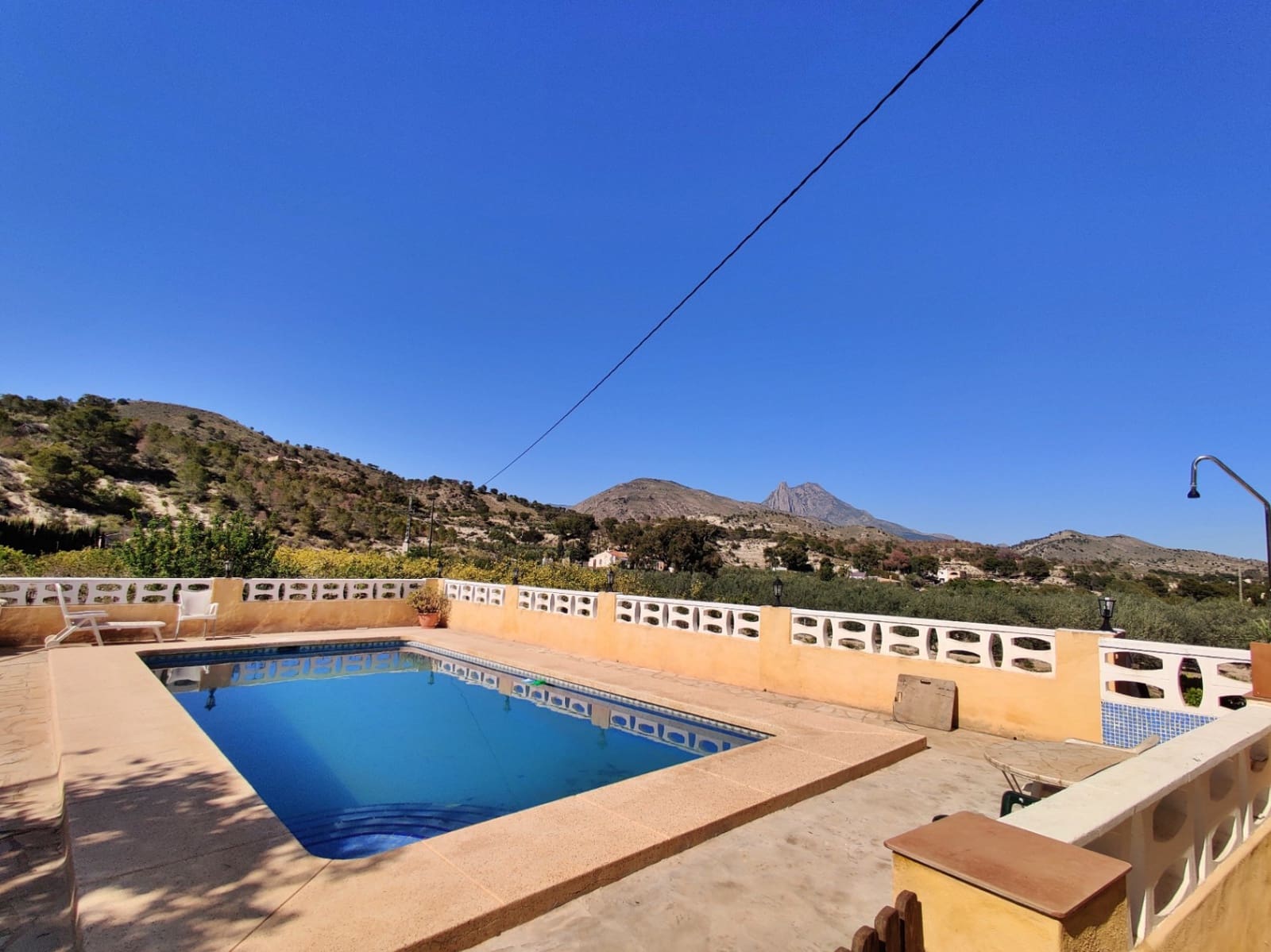 3 chambre Finca/Maison de Campagne à vendre à La Villajoyosa / Vila Joiosa avec piscine garage - 320 000 € (Ref: 8971685)