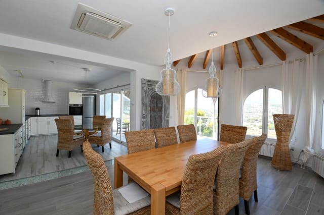 7 makuuhuone Huvila myytävänä paikassa Moraira, Teulada-Moraira mukana uima-altaan 
autotalli - 1 250 000 € (Ref: 8973830)