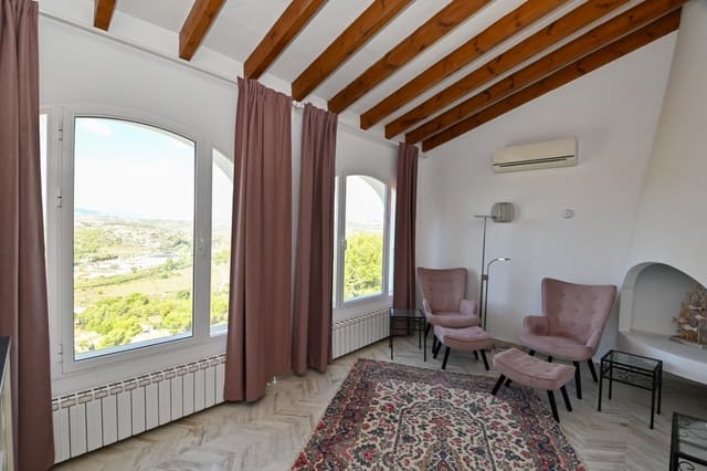 7 makuuhuone Huvila myytävänä paikassa Moraira, Teulada-Moraira mukana uima-altaan 
autotalli - 1 250 000 € (Ref: 8973830)