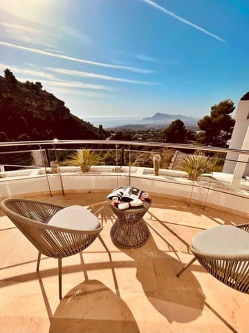 Chalet de 4 habitaciones en Altea en venta con piscina garaje - 1.210.000 € (Ref: 8986346)