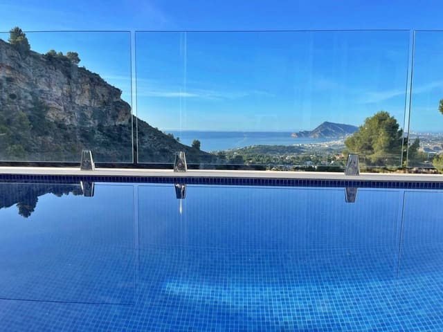Chalet de 4 habitaciones en Altea en venta con piscina garaje - 1.210.000 € (Ref: 8986346)