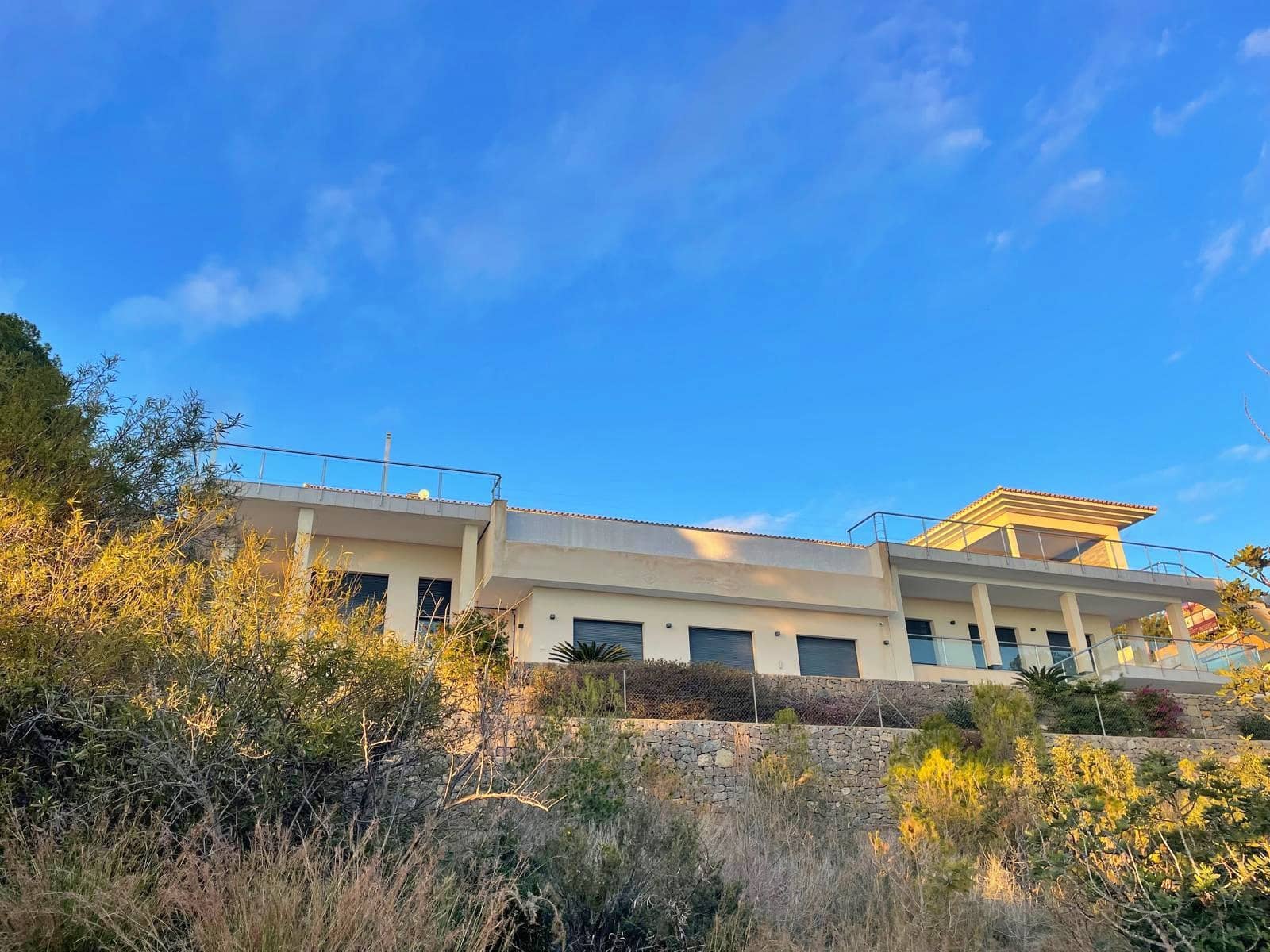 5 bedroom Villa for sale in Altea with pool garage - € 3,500,000 (Ref: 8986348)