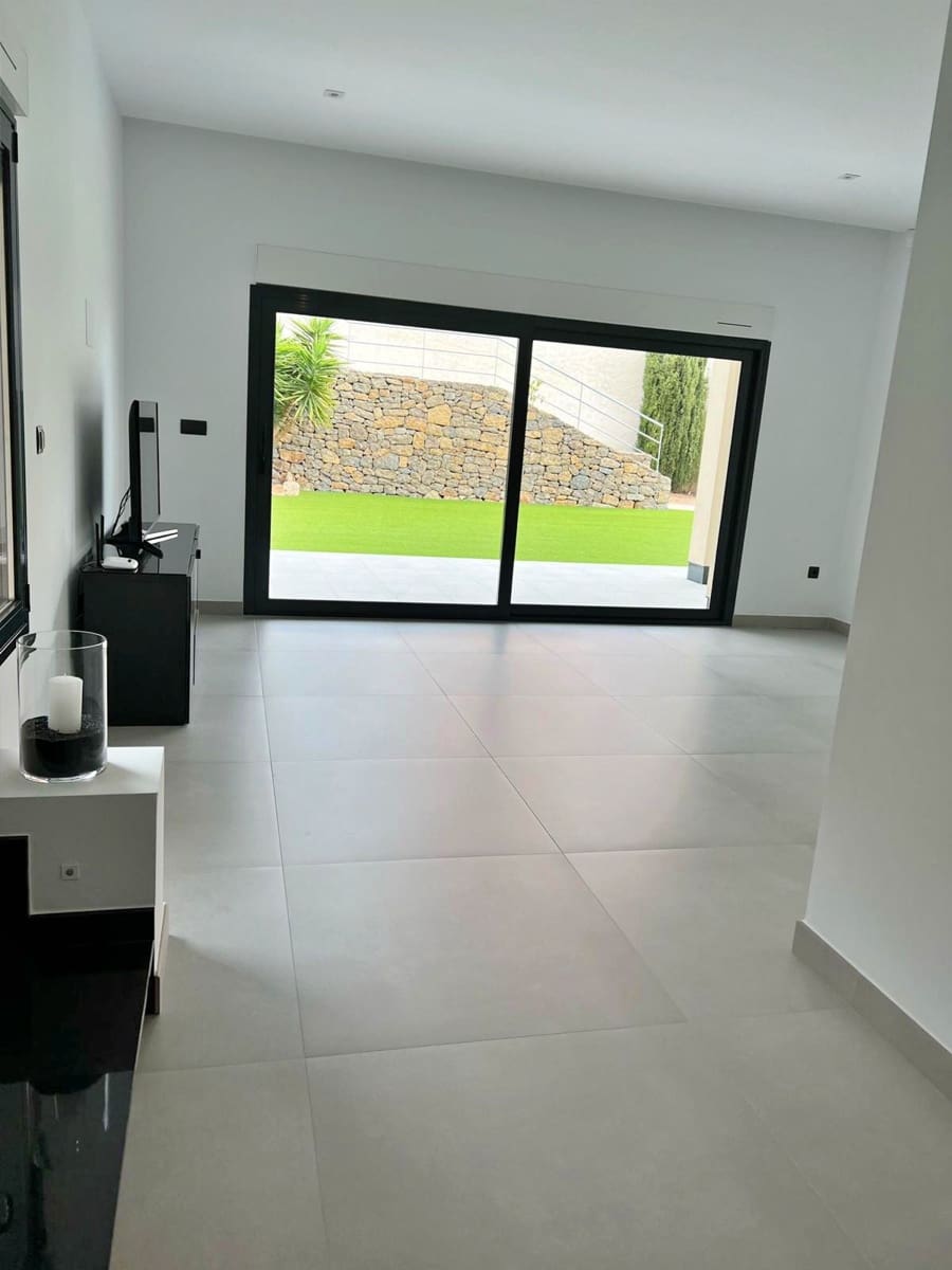 5 bedroom Villa for sale in Altea with pool garage - € 3,500,000 (Ref: 8986348)