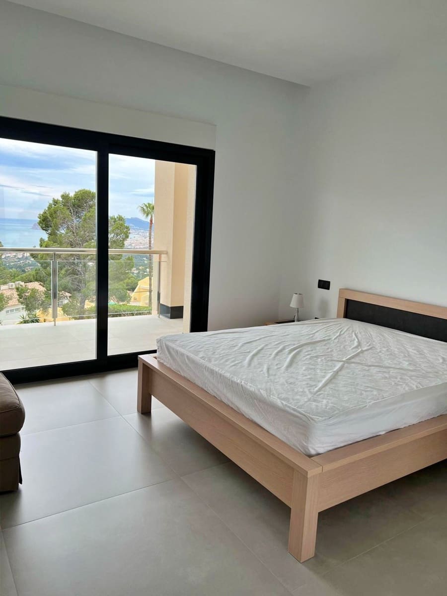 5 bedroom Villa for sale in Altea with pool garage - € 3,500,000 (Ref: 8986348)