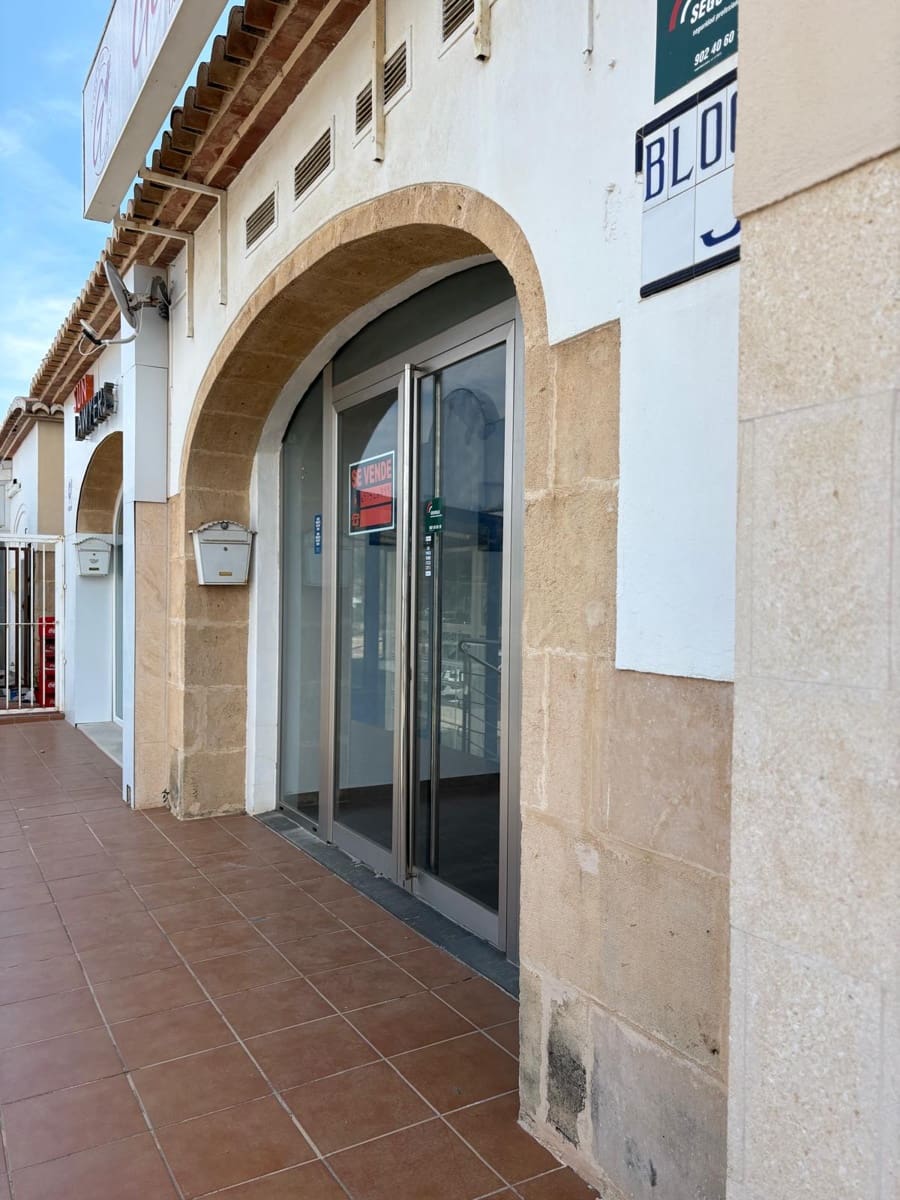 Kommersiell til salgs i Arenal med svømmebasseng - € 280 000 (Ref: 8987310)