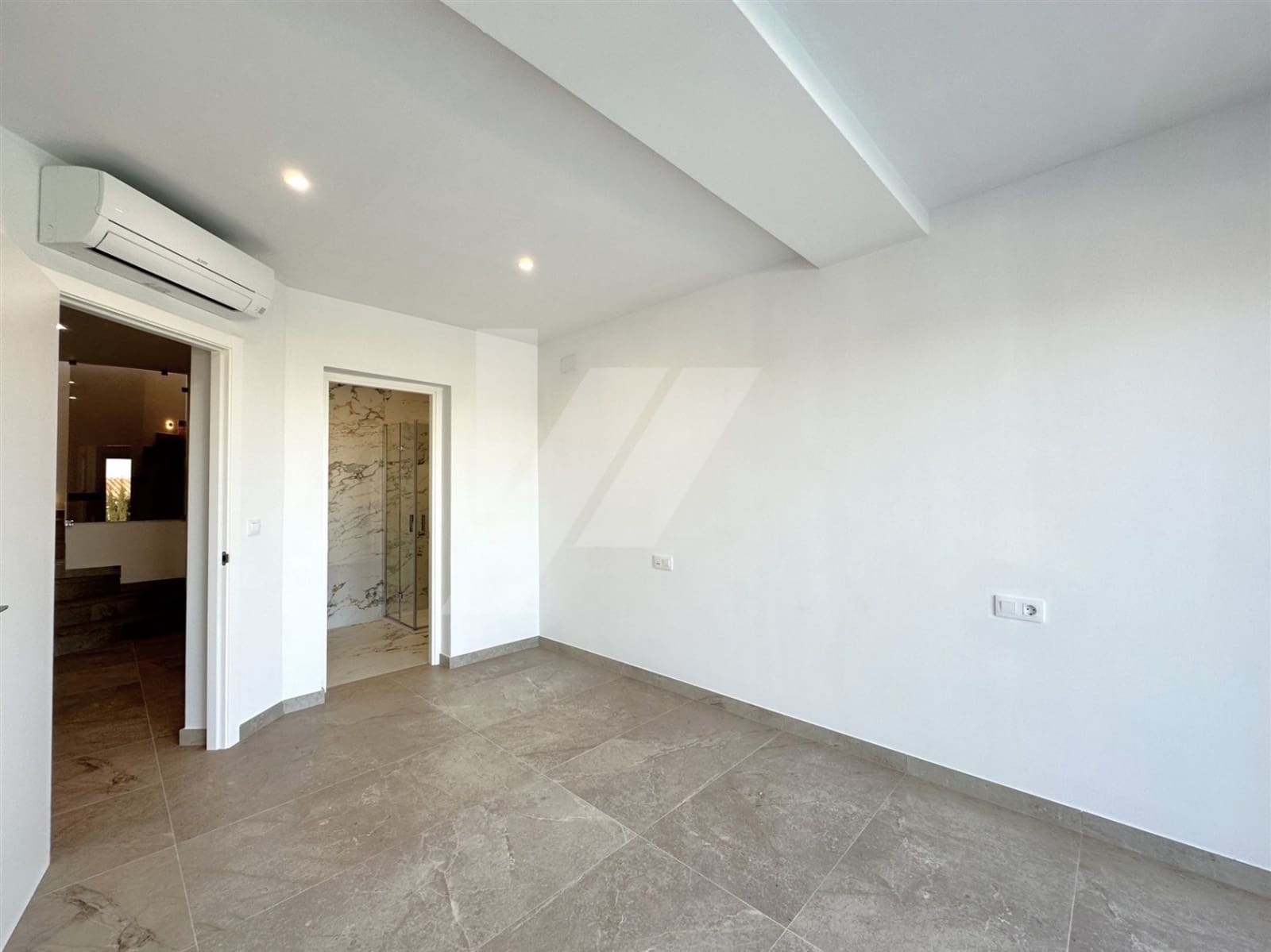 4 bedroom Villa for sale in Denia with pool garage - € 999,000 (Ref: 9016511)