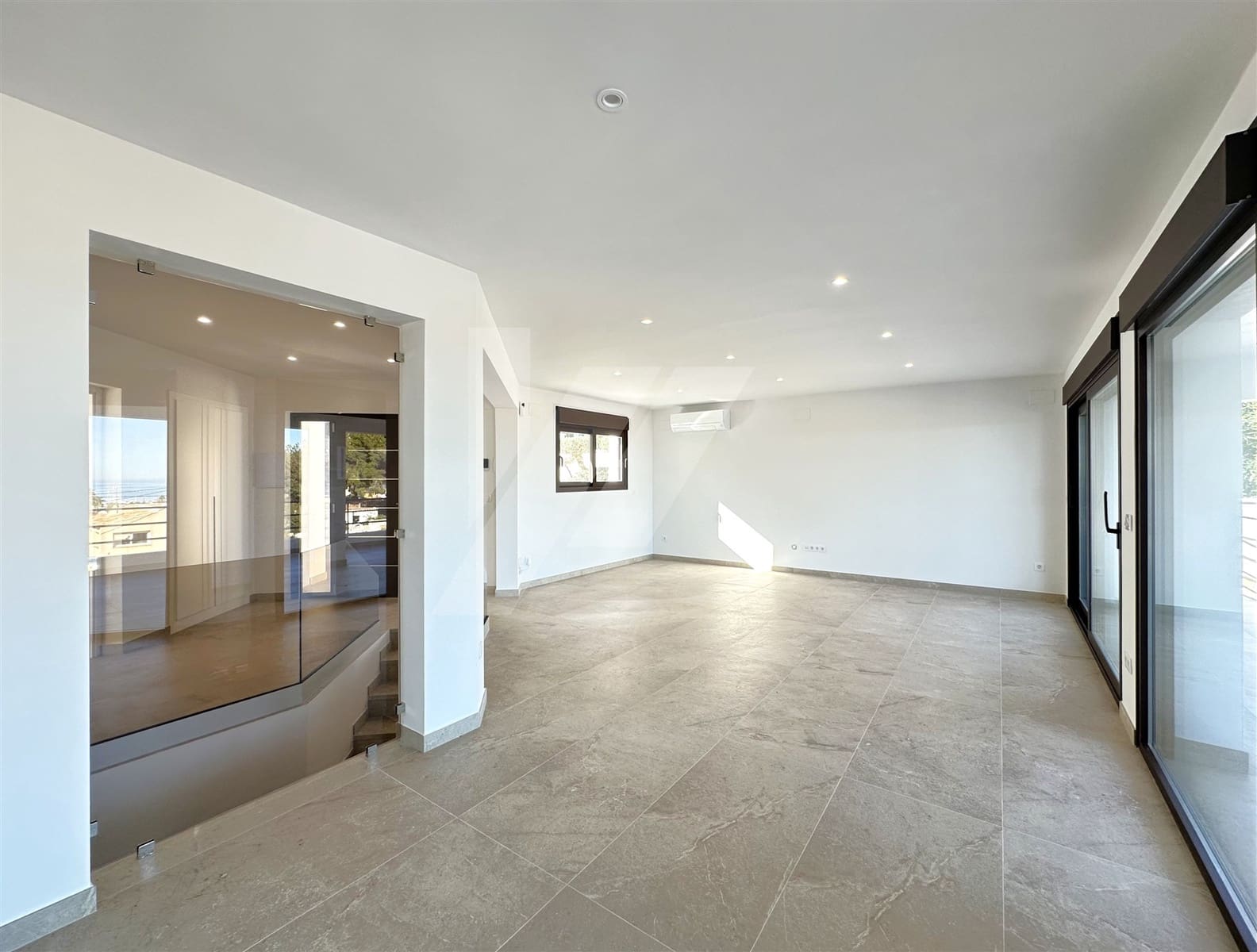 4 bedroom Villa for sale in Denia with pool garage - € 999,000 (Ref: 9016511)