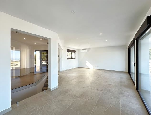 4 soverom Villa til salgs i El Montgó, Dénia med svømmebasseng garasje - € 999 000 (Ref: 9016511)