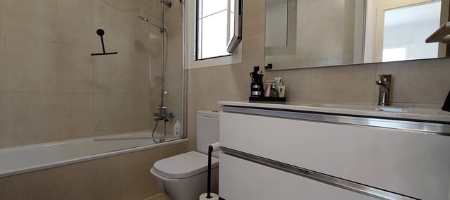 2 Zimmer Doppelhaus zu verkaufen in Calpe / Calp mit Pool Garage - 395.000 € (Ref: 9029133)