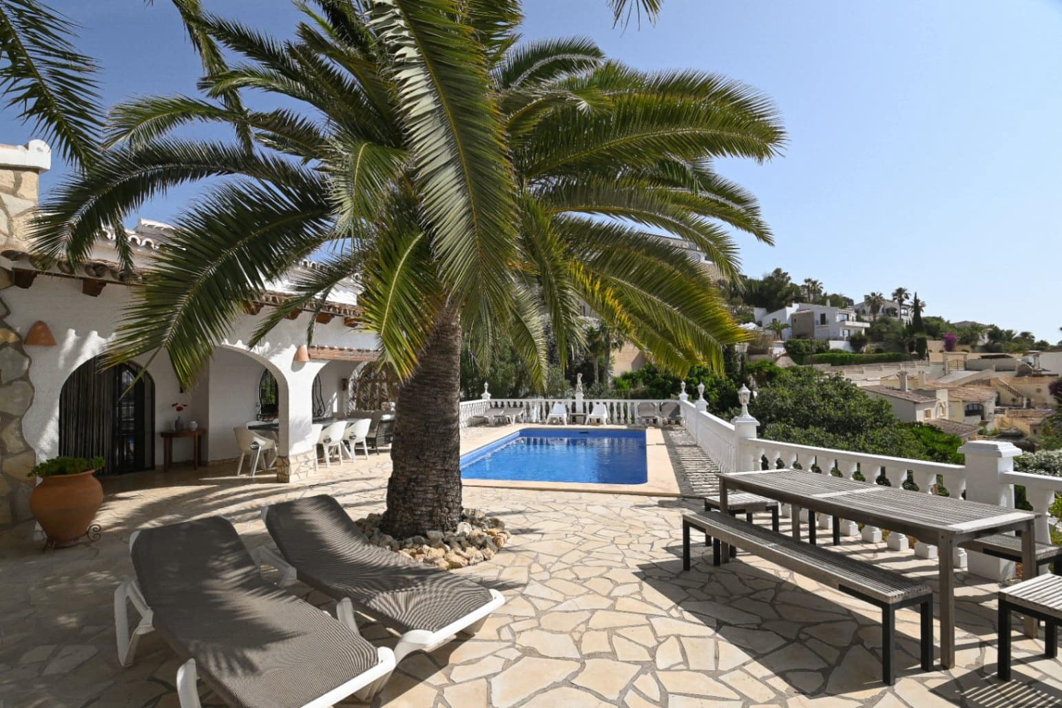 4 soveværelse Villa til salg i Montemar med swimmingpool garage - € 728.600 (Ref: 9065592)