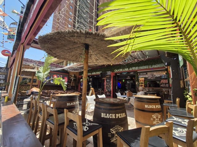 Restaurant/Bar til salgs i Benidorm - € 175 000 (Ref: 9099818)