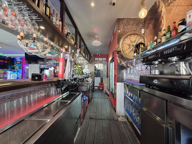 Restaurant/Bar til salgs i Benidorm - € 175 000 (Ref: 9099818)