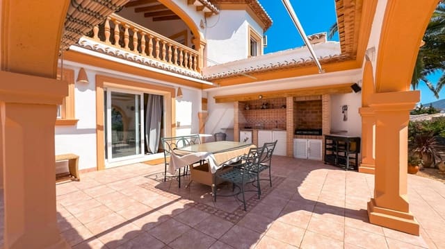 6 soverom Villa til salgs i Moraira, Teulada-Moraira med svømmebasseng garasje - € 2 100 000 (Ref: 9103656)