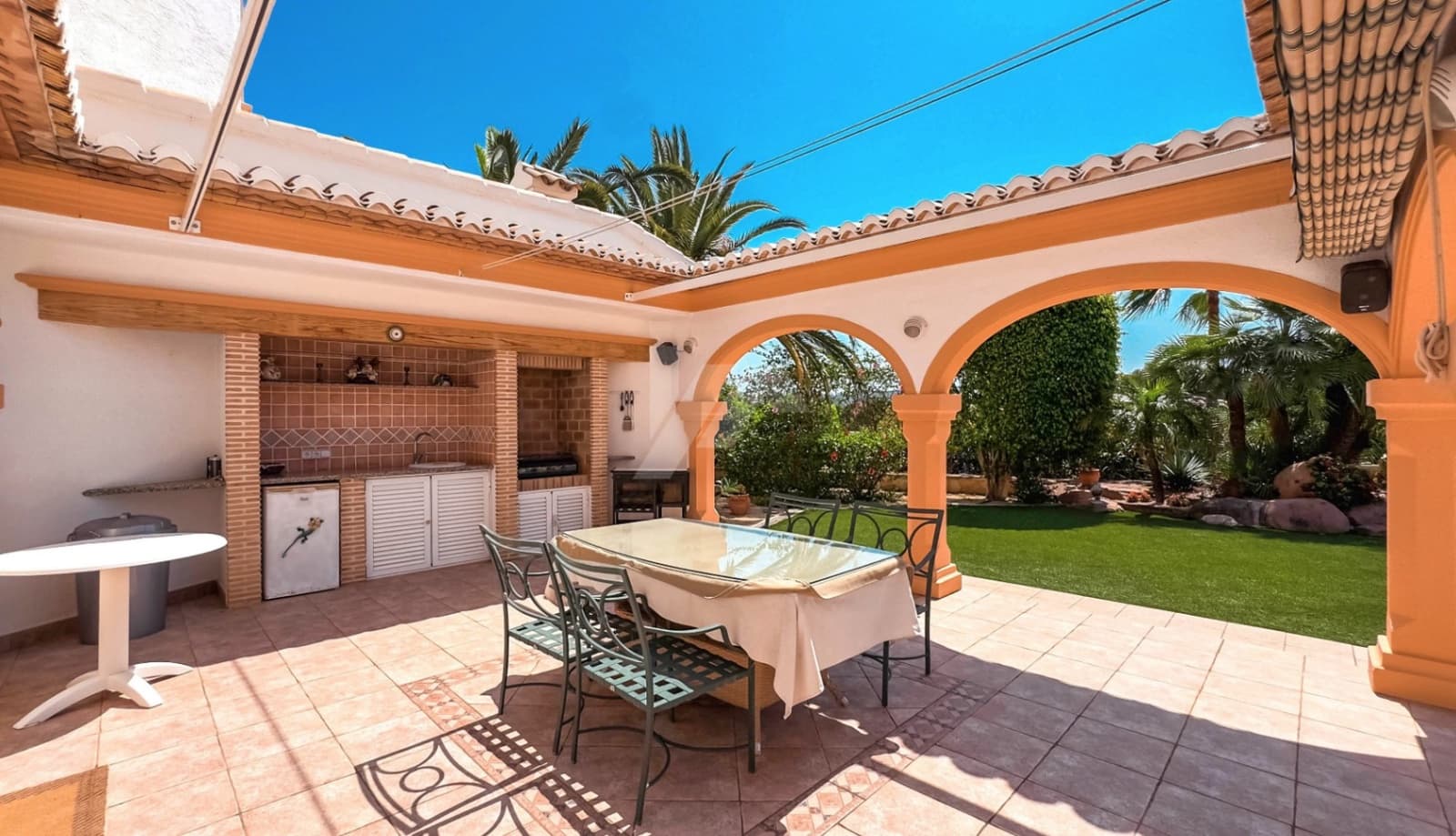 6 soverom Villa til salgs i Moraira med svømmebasseng garasje - € 2 100 000 (Ref: 9103656)