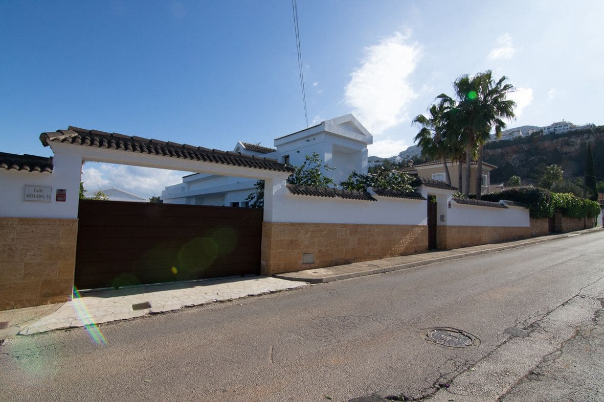 4 Zimmer Villa zu verkaufen in Denia mit Pool Garage - 1.350.000 € (Ref: 9103674)