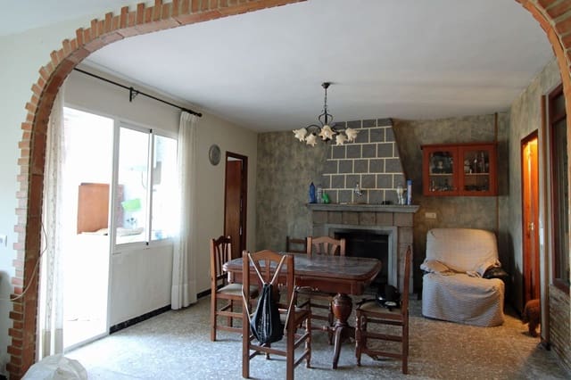 3 Zimmer Haus zu verkaufen in Orba mit Garage - 171.000 € (Ref: 9103686)