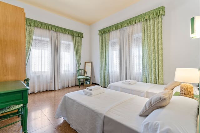 9 Zimmer Villa zu verkaufen in Dénia mit Pool Garage - 4.100.000 € (Ref: 9123619)