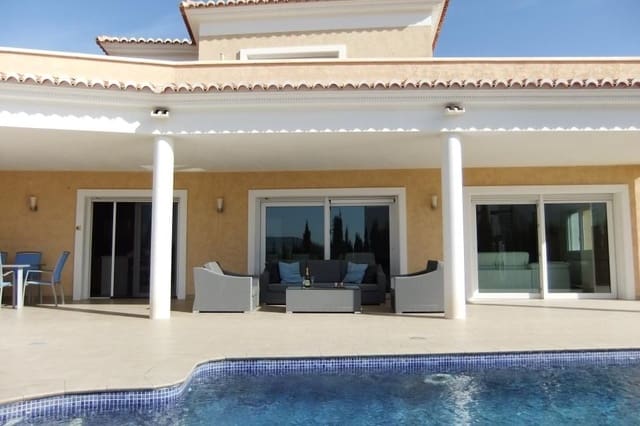 4 slaapkamer Villa te koop in Calpe / Calp met zwembad - € 895.000 (Ref: 9165194)