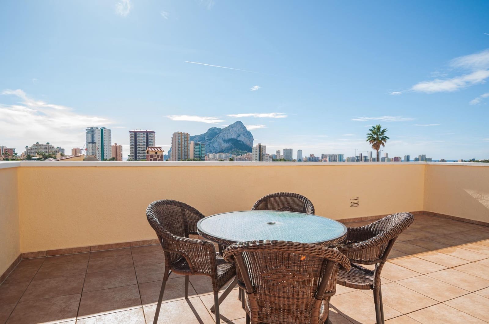 3 bedroom Villa for sale in Calpe / Calp with pool - € 725,000 (Ref: 9165198)