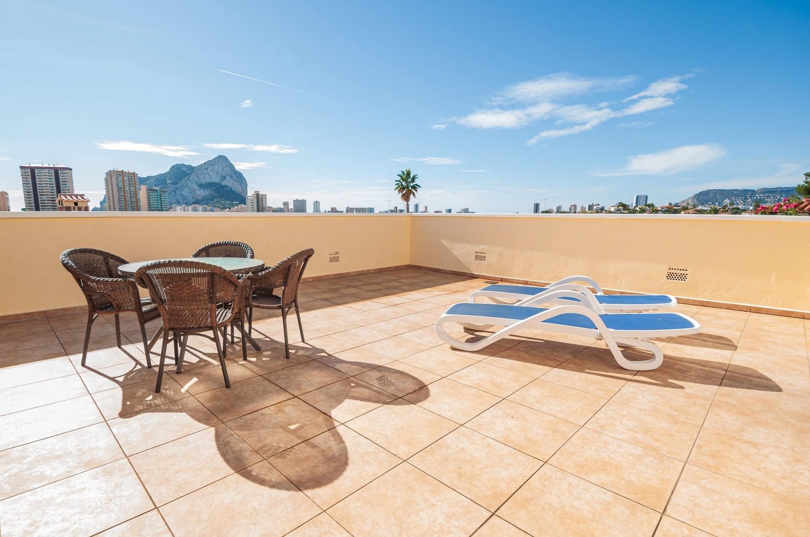 3 bedroom Villa for sale in Calpe / Calp with pool - € 725,000 (Ref: 9165198)