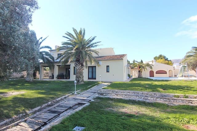 7 Zimmer Villa zu verkaufen in Benissa mit Pool - 995.000 € (Ref: 9165247)