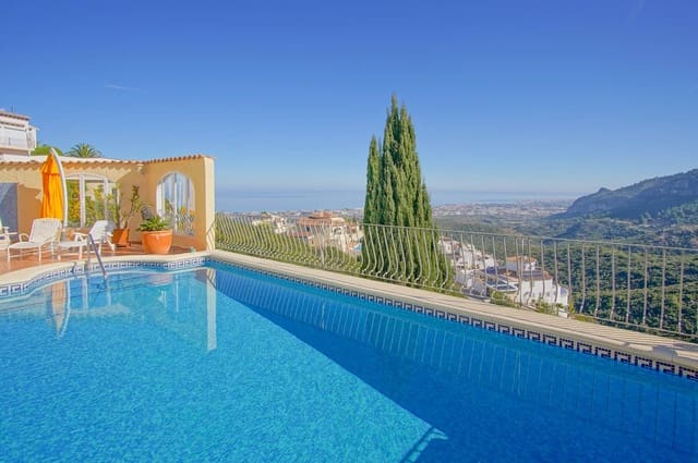 Chalet de 5 habitaciones en Pego en venta con piscina - 765.000 € (Ref: 9165259)