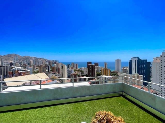 2 soverom Penthouse til salgs i Benidorm med svømmebasseng - € 495 000 (Ref: 9187790)